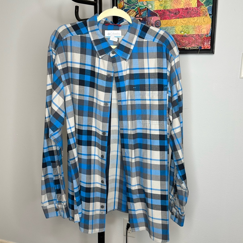Columbia long sleeve plaid button down shirt. Size XL. Blue, black, and white.